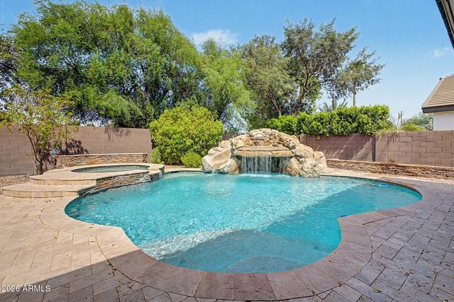 2740 S HONEYSUCKLE Lane, Gilbert, AZ 85295
