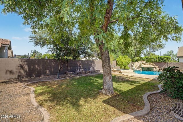 2740 S HONEYSUCKLE Lane, Gilbert, AZ 85295