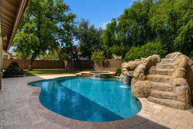2740 S HONEYSUCKLE Lane, Gilbert, AZ 85295