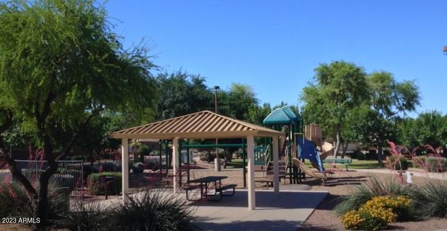 2740 S HONEYSUCKLE Lane, Gilbert, AZ 85295
