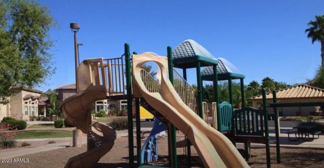 2740 S HONEYSUCKLE Lane, Gilbert, AZ 85295