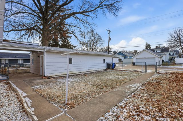 2748 12th Avenue, Moline, IL 61265