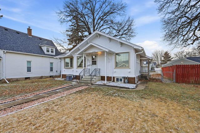 2748 12th Avenue, Moline, IL 61265
