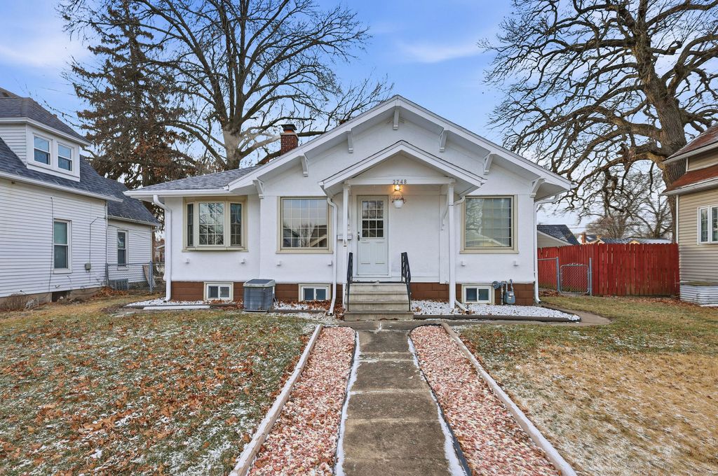 2748 12th Avenue, Moline, IL 61265