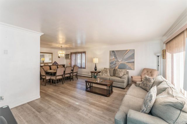 83 W Valley Stream Boulevard, Valley Stream, NY 11580