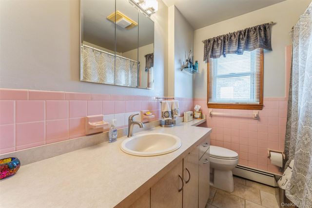 83 W Valley Stream Boulevard, Valley Stream, NY 11580