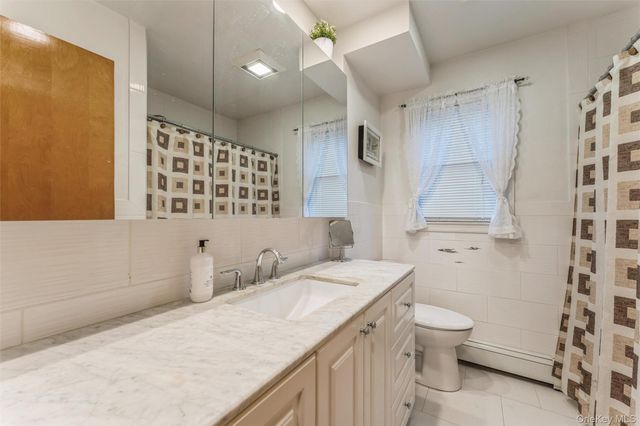 83 W Valley Stream Boulevard, Valley Stream, NY 11580