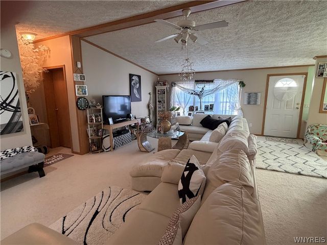 4104 Seneca 4104, Niagara, NY 14304