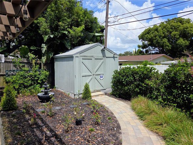 9071 RIDGE ROAD, Seminole, FL 33772