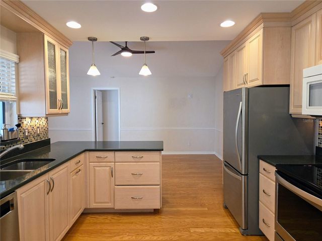 9071 RIDGE ROAD, Seminole, FL 33772