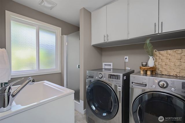 15611 SE 24th Street, Bellevue, WA 98008