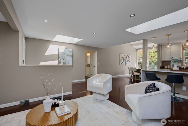 15611 SE 24th Street, Bellevue, WA 98008