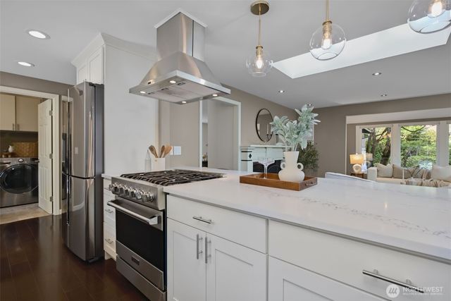 15611 SE 24th Street, Bellevue, WA 98008