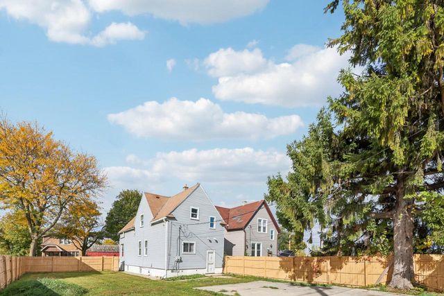 3468 N Richards STREET, Milwaukee, WI 53212