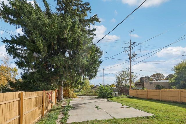 3468 N Richards STREET, Milwaukee, WI 53212