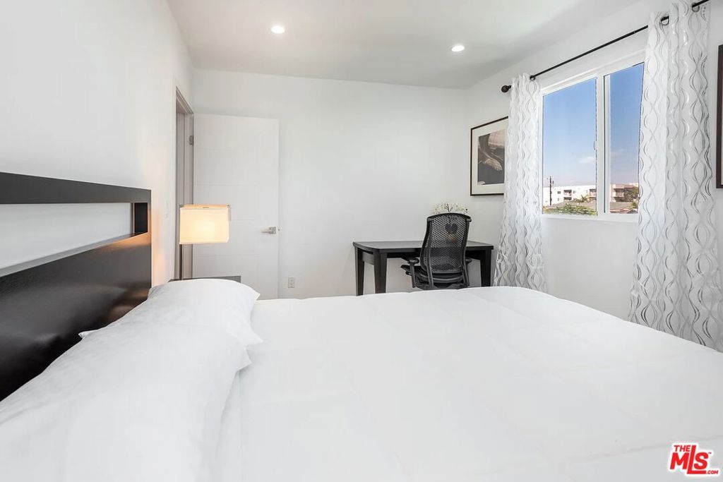 Image 18 of property listing at 1153 S Ardmore Avenue, Los Angeles, CA 90006