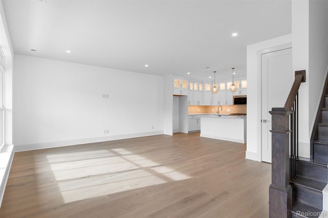 102 Apaloosa, Northville, MI 48167