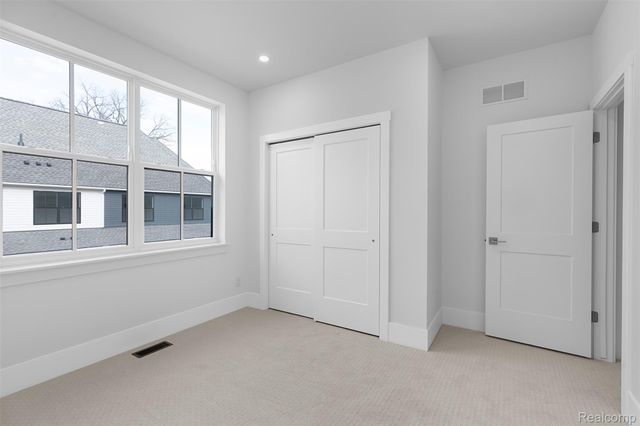 102 Apaloosa, Northville, MI 48167