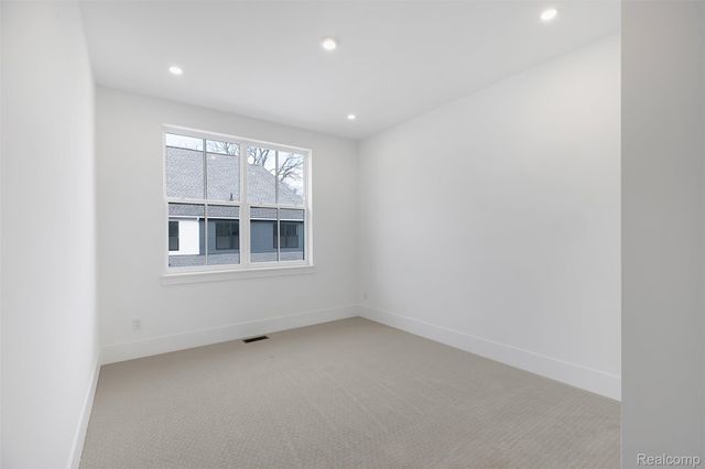 102 Apaloosa, Northville, MI 48167