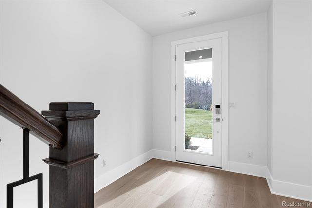 102 Apaloosa, Northville, MI 48167