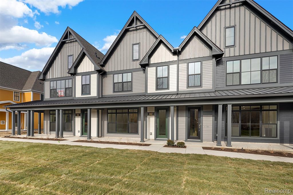 102 Apaloosa, Northville, MI 48167