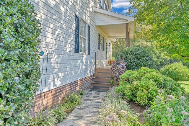 105 Teel Brooke RD, Rocky Mount, VA 24151