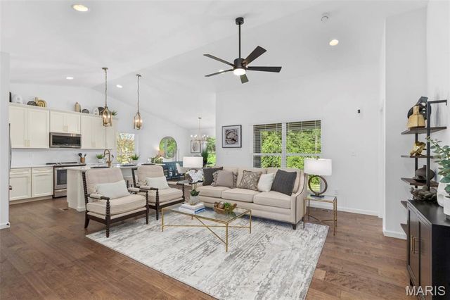 2 Aspen II at River Bluffs Manors, Florissant, MO 63031