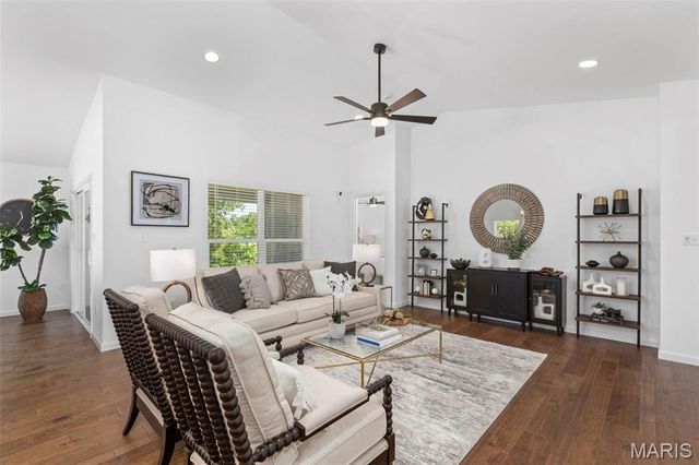 2 Aspen II at River Bluffs Manors, Florissant, MO 63031