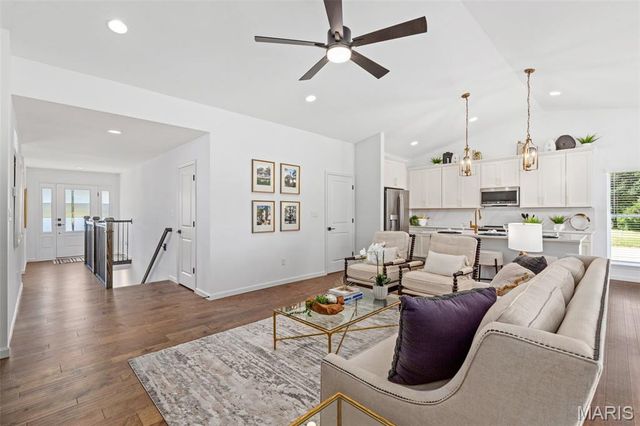 2 Aspen II at River Bluffs Manors, Florissant, MO 63031