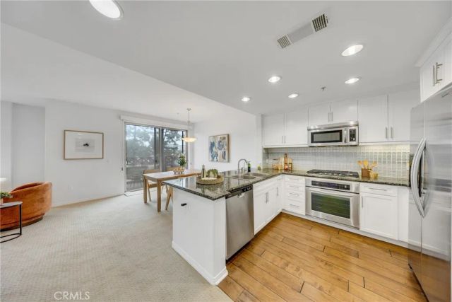 931 E Walnut 307, Pasadena, CA 91106
