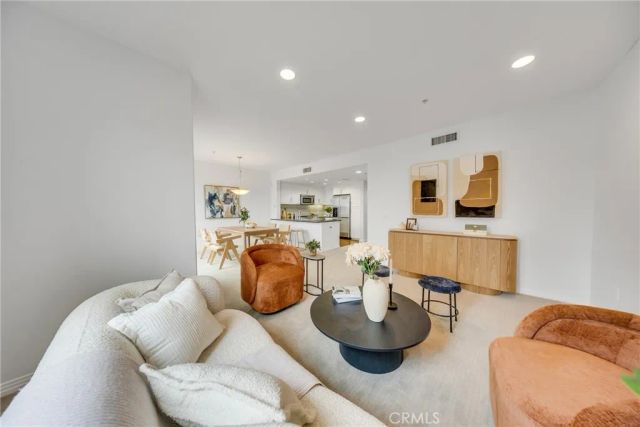 931 E Walnut 307, Pasadena, CA 91106