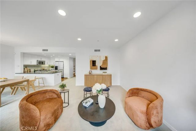 931 E Walnut 307, Pasadena, CA 91106