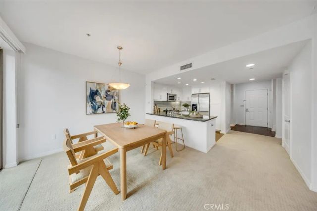 931 E Walnut 307, Pasadena, CA 91106