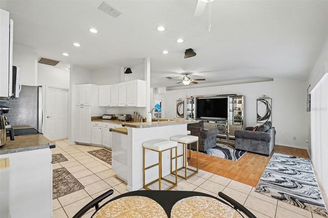 2333 TOWERING OAKS CIRCLE, Seffner, FL 33584