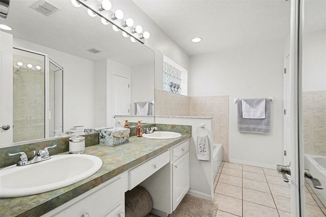 2333 TOWERING OAKS CIRCLE, Seffner, FL 33584