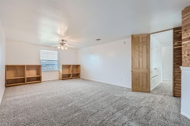 131 Lavaca LOOP, Hutto, TX 78634