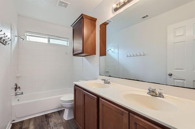 131 Lavaca LOOP, Hutto, TX 78634