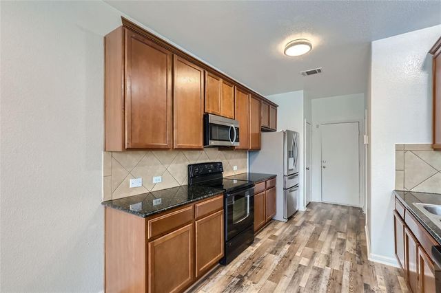 131 Lavaca LOOP, Hutto, TX 78634