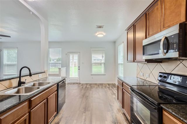 131 Lavaca LOOP, Hutto, TX 78634