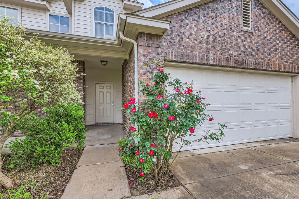 131 Lavaca LOOP, Hutto, TX 78634
