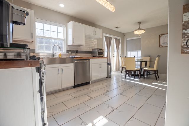 5464 Daniel Ray Dr, Whites Creek, TN 37189