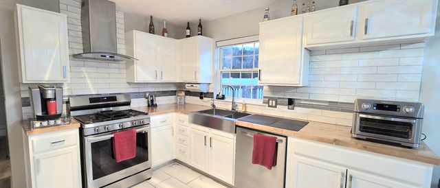 5464 Daniel Ray Dr, Whites Creek, TN 37189