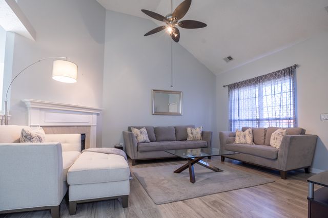 5464 Daniel Ray Dr, Whites Creek, TN 37189