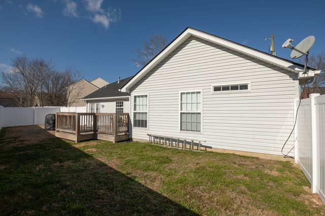 5464 Daniel Ray Dr, Whites Creek, TN 37189