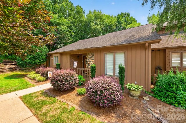1630 12th Street NE, Hickory, NC 28601