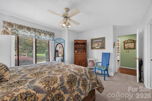 1630 12th Street NE, Hickory, NC 28601