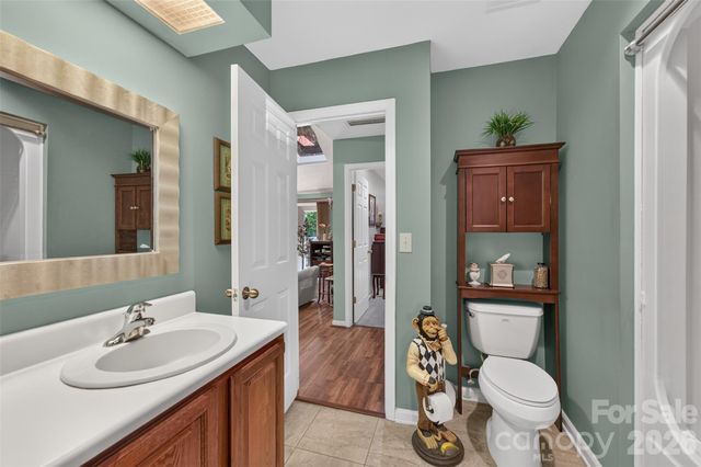 1630 12th Street NE, Hickory, NC 28601