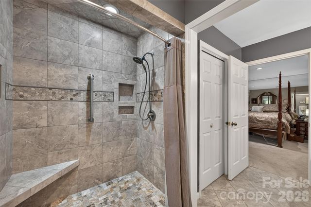 1630 12th Street NE, Hickory, NC 28601