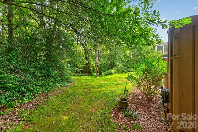 1630 12th Street NE, Hickory, NC 28601