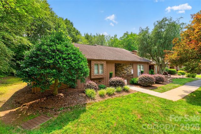 1630 12th Street NE, Hickory, NC 28601